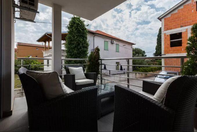 Apartment Plutus Биоград-на-Мору Экстерьер фото